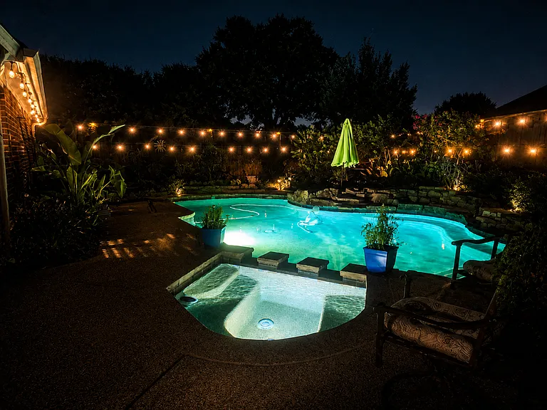 4024 Raphael Dr — Photo 2