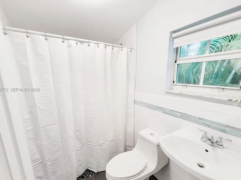 3685 SW 1st Ave — Photo 8