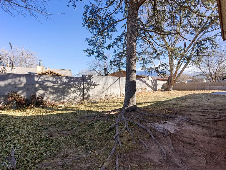 6321 Leslie Pl NE — Photo 25