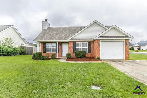 200 Stirling Bridge Dr Photo 1