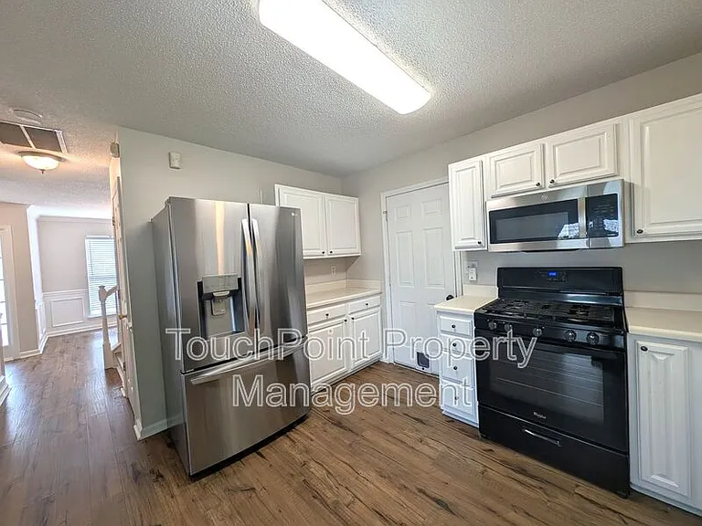 7603 Lullwater Cv — Photo 3
