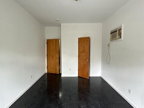 4th image of 2430 N 30th St APT 2