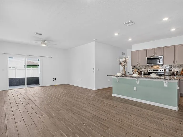 5122 SW 49th Ln — Photo 9