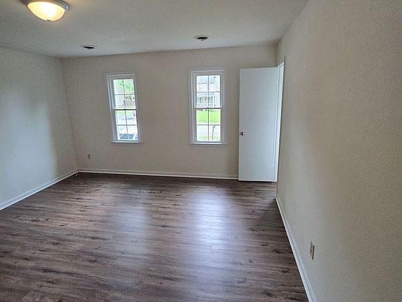 2nd image of 1113 Lemonwood Dr N