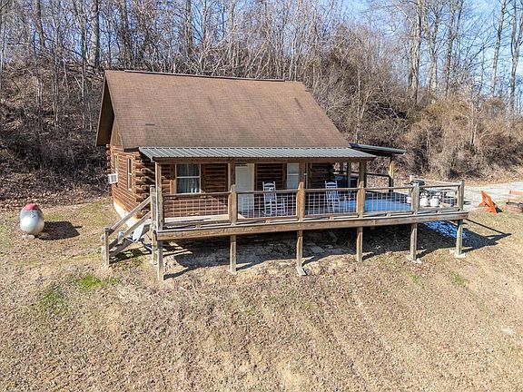 3rd image of 603 Fairgreens Rd