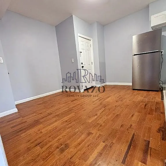 300-301 Lyons Ave #6AA — Photo 2