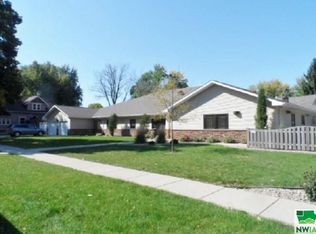 14 3rd St NW, Sioux Center, IA 51250