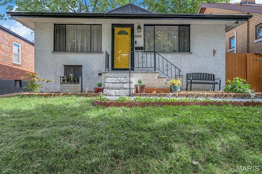4959 Fairview Ave photo 1