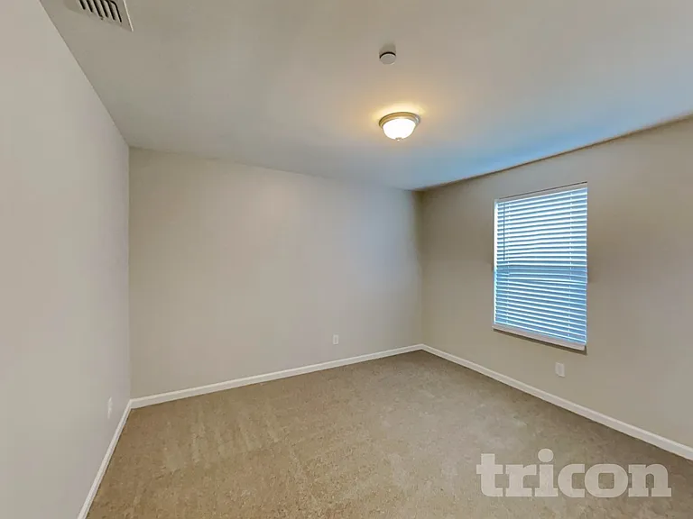 1348 Creekside Dr — Photo 12