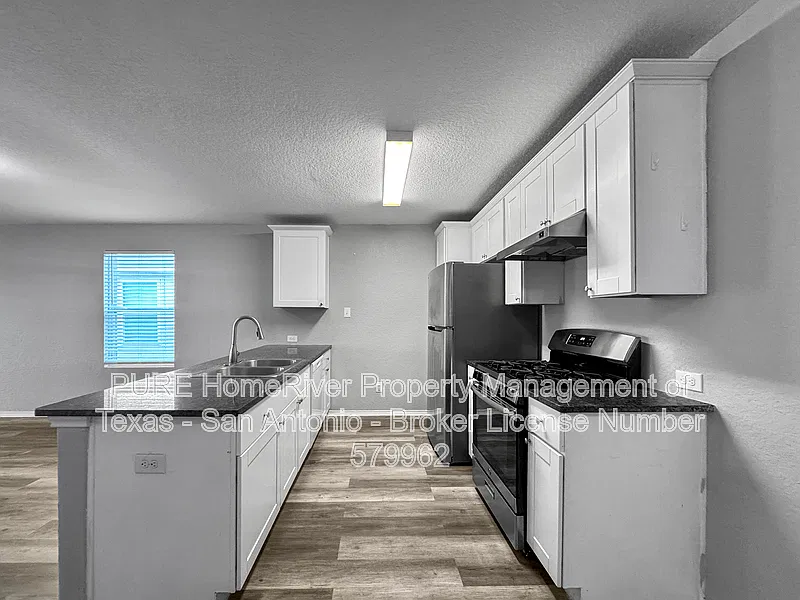 3 bed, 2.0 bath, 1445 sqft, $1,585 — Photo 4