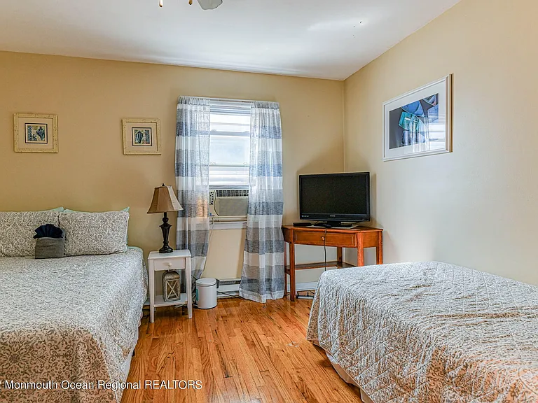 42 Abbott Ave — Photo 13