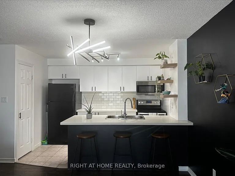 91 Aspen Springs Dr #302 — Photo 8