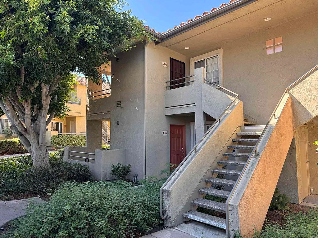 1 bed, 1.0 bath, 720 sqft, $2,500 — Photo 2