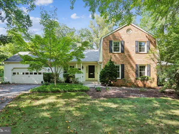 1038 Carnation Dr, Rockville, MD 20850