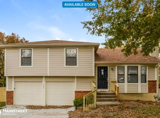 800 Valerie Ln, Gardner, KS 66030