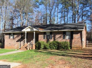 101 Doves Ln, Griffin, GA 30223