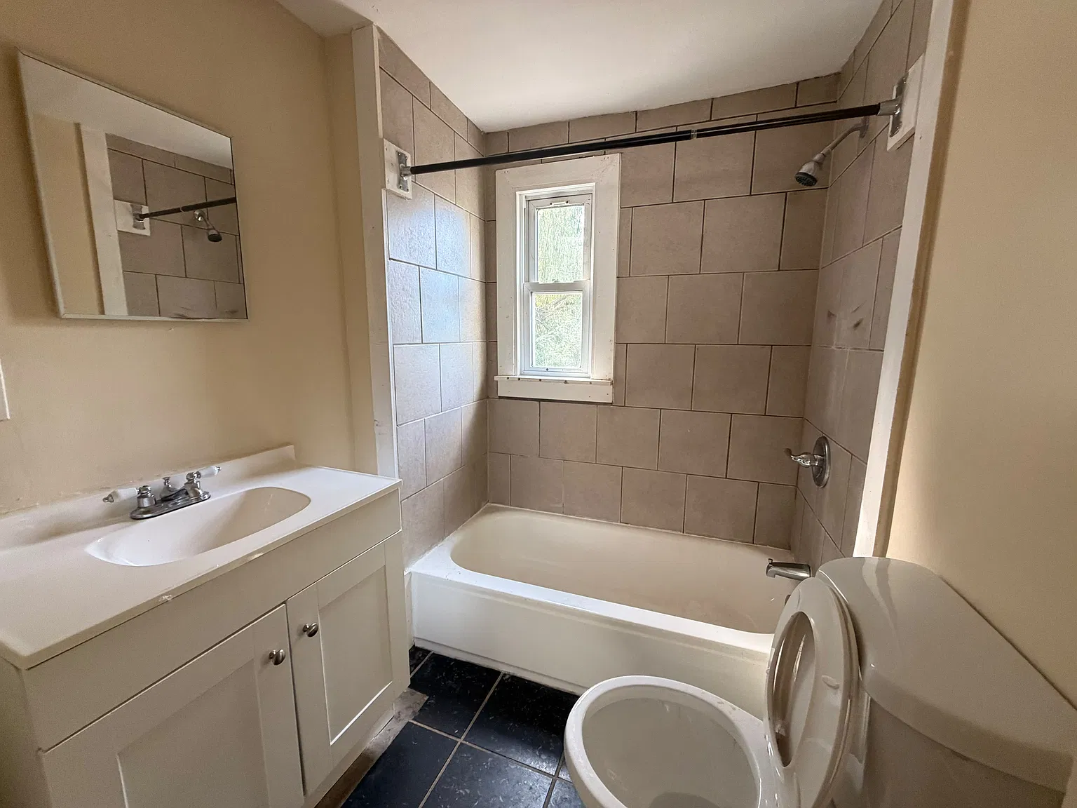 3 bed, $1,575 — Photo 3