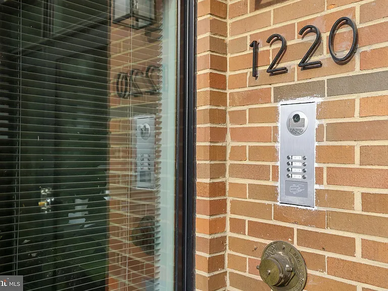 1220 Potomac Ave SE #3 — Photo 23