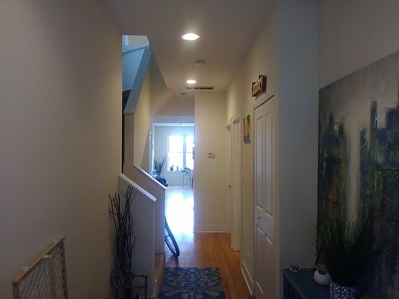 5th image of 2516 N Willetts Ct APT 3S