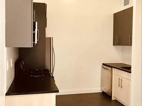 4th image of 189 Sterling Pl APT 16