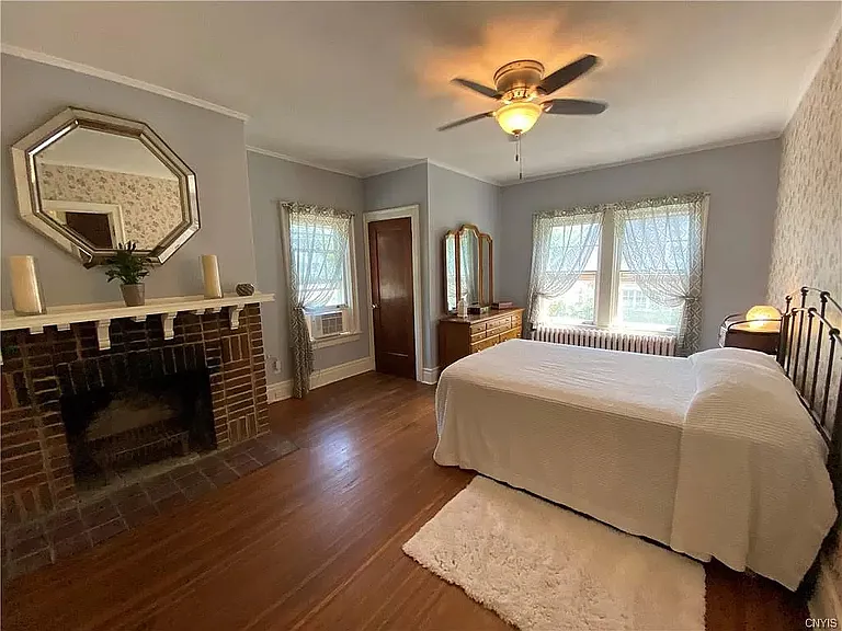 238 Greenwood Pl — Photo 7