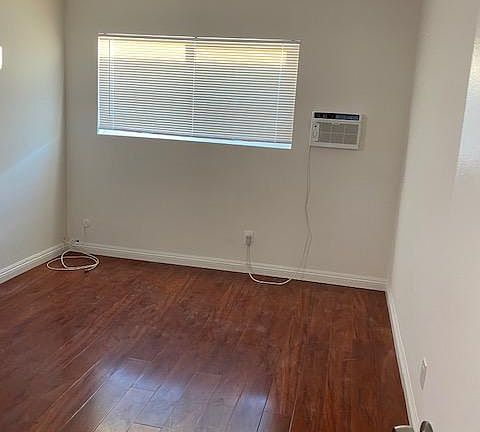 4th image of 13401 Victory Blvd APT 9