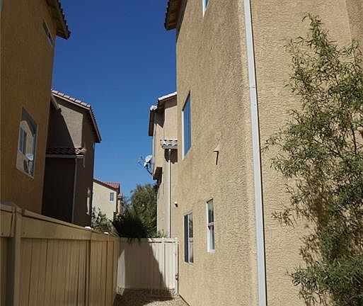 4th image of 8925 Jamie Lee Ave