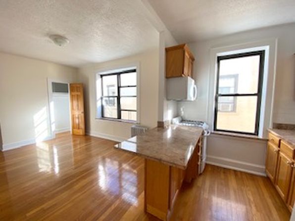21-14 Crescent St #3