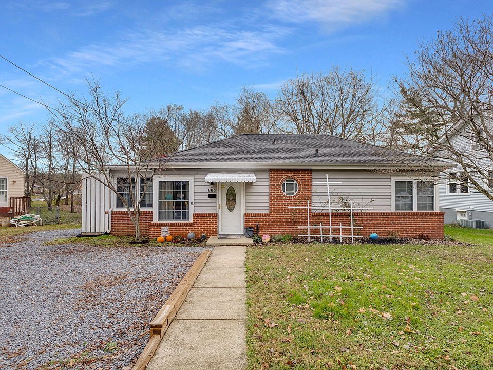 1st image of 806 E Hillcrest Dr