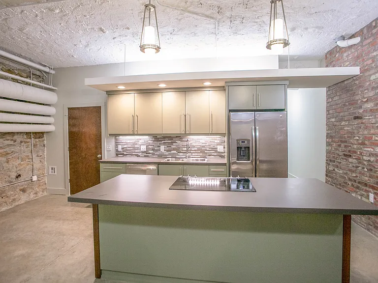 509 W Spring St #100 — Photo 3