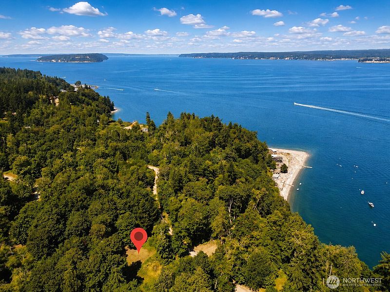 3rd image of 13 Beach Way