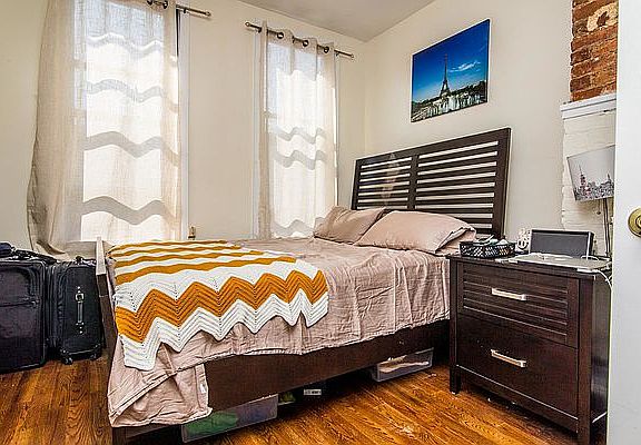 4th image of 170 Stockholm St APT 2R