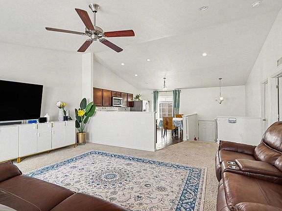 3rd image of 8119 Lausen Ln