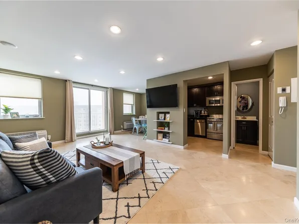 2 Richmond Rd APT 6N, Lido Beach, NY 11561