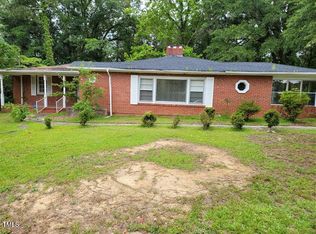 1511 Seabrook Rd, Fayetteville, NC 28301
