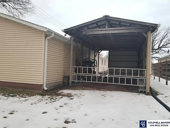 5th image of 302 N Burlington Ave