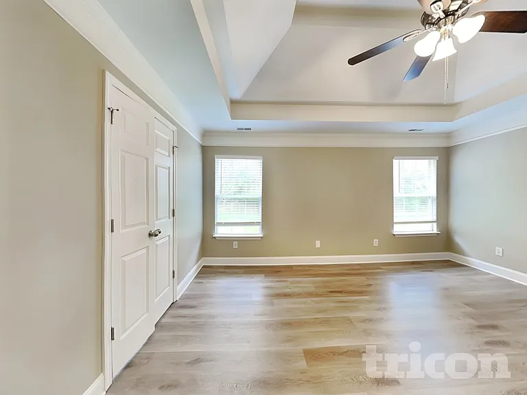 134 Walton Trce S — Photo 8