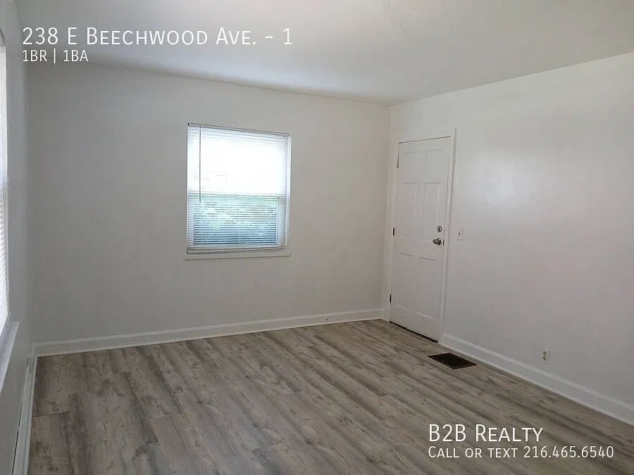 238 E Beechwood Ave — Photo 3