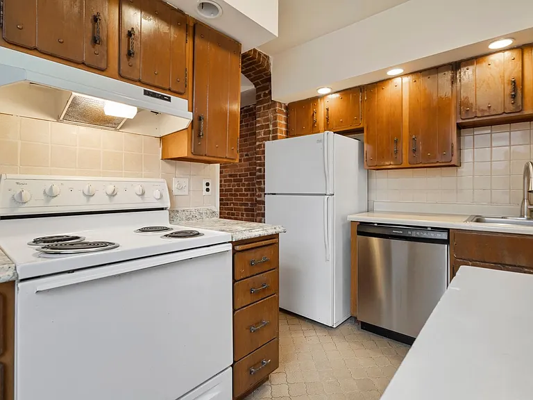 170 Park St #172 — Photo 5