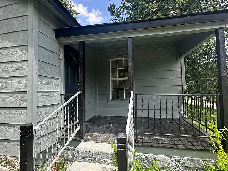 1609 Alma Blvd — Photo 3