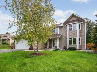 1785 Valley Ridge Trl S, Chanhassen, MN 55317