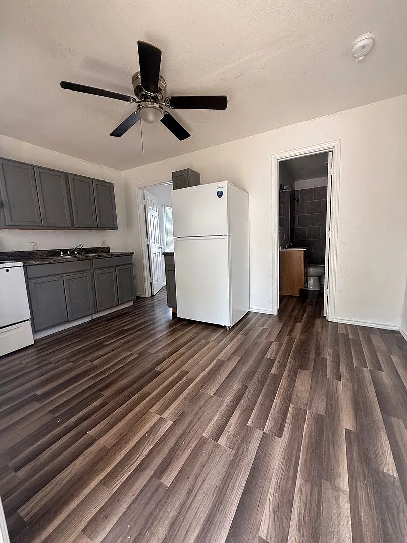 72 Arlee St — Photo 2
