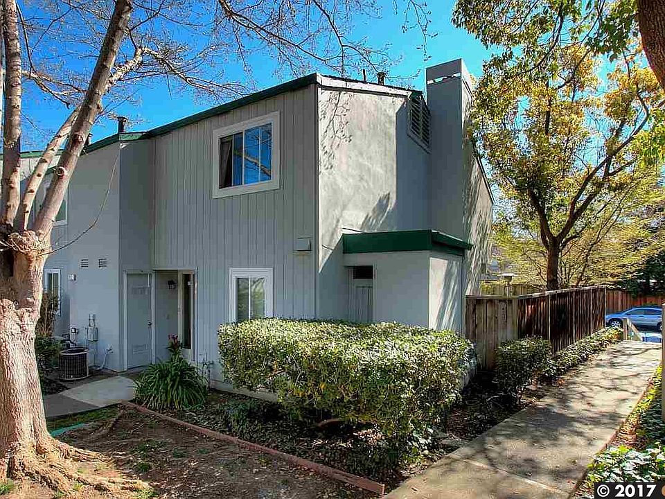 1st image of 410 Old Orchard Ct