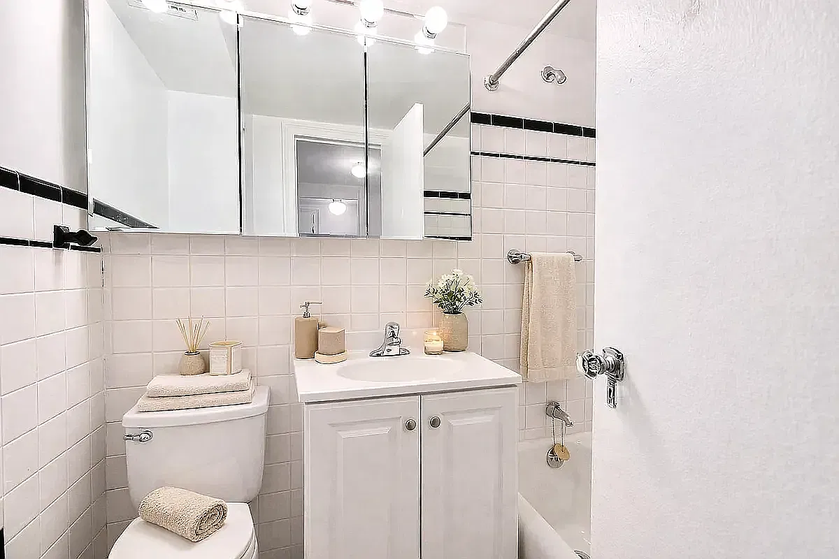 108 East 38th Street — Photo 4
