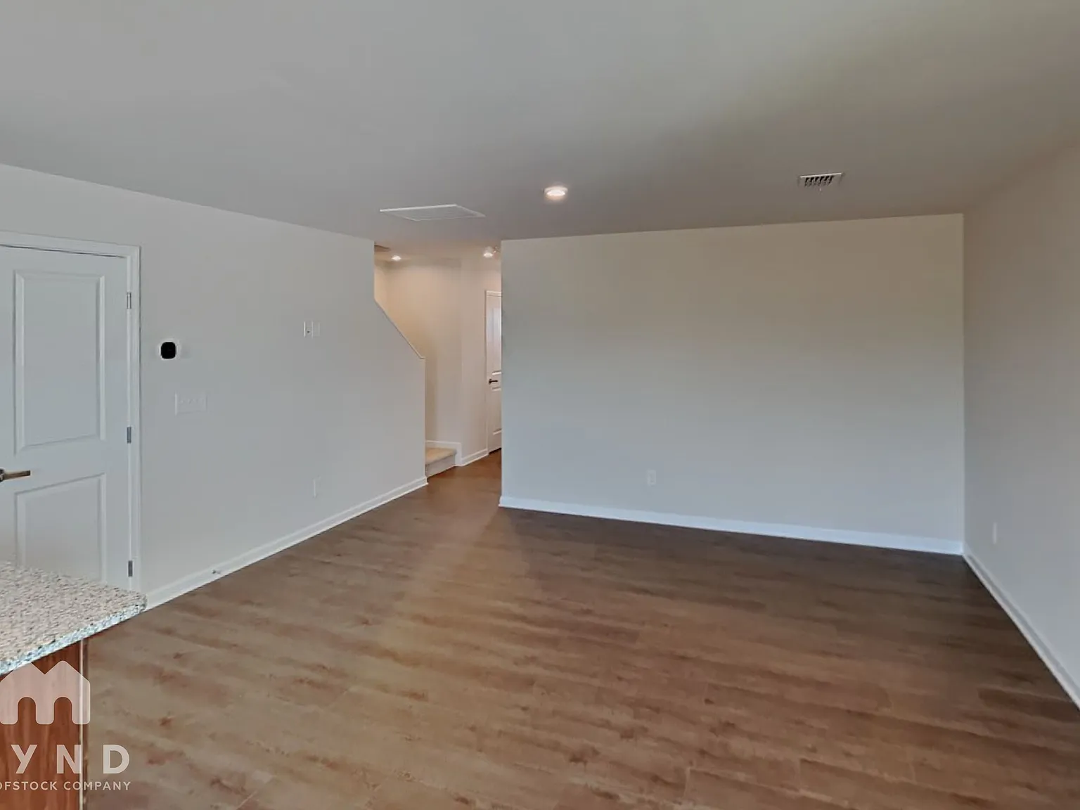 3 bed, 2.5 bath, 1430 sqft, $1,995 — Photo 2