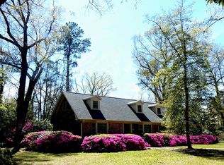 3513 Canterbury Rd, Trent Woods, NC 28562