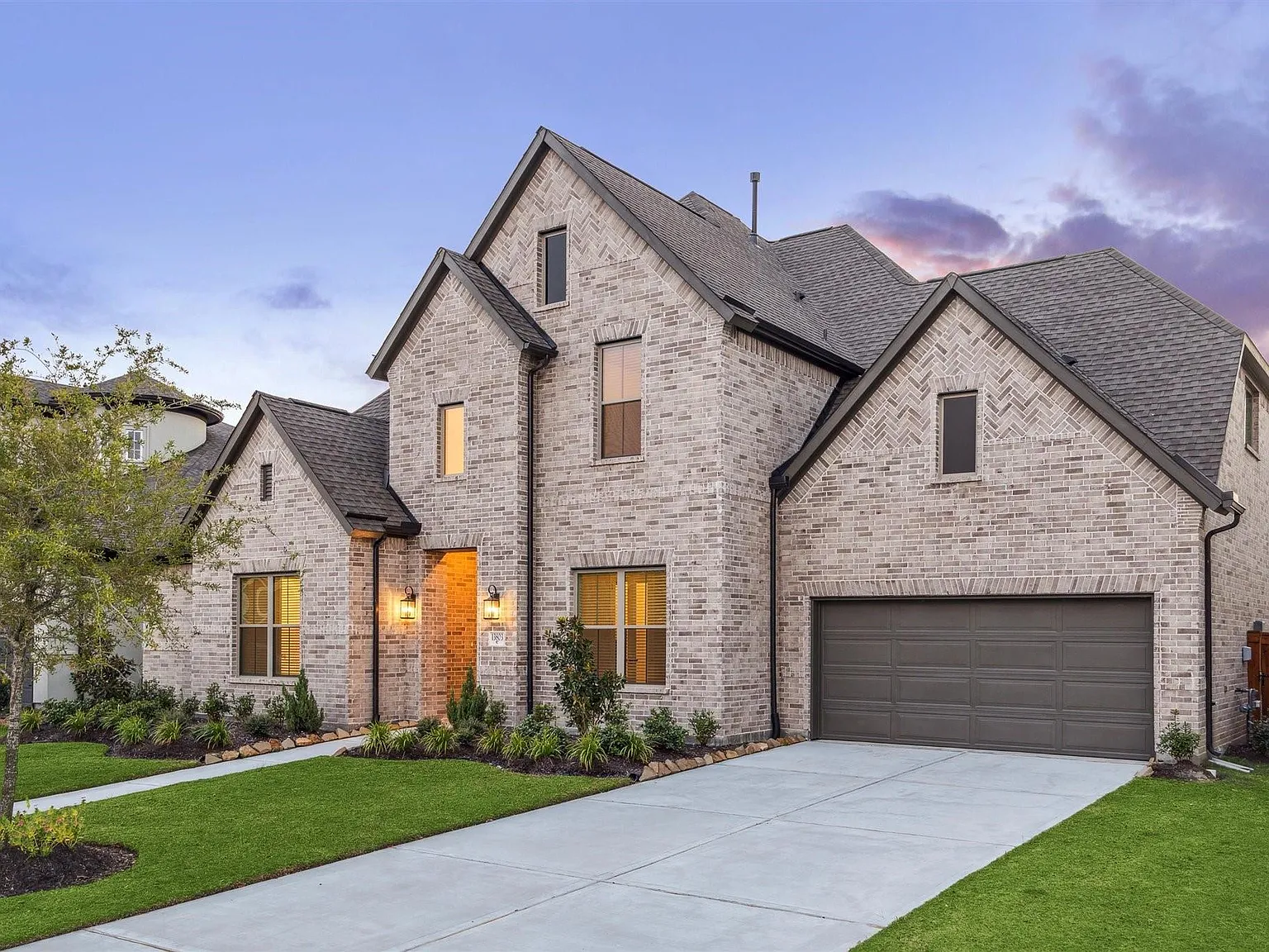 4 bed, 3.5 bath, 3659 sqft, $4,650 — Photo 2
