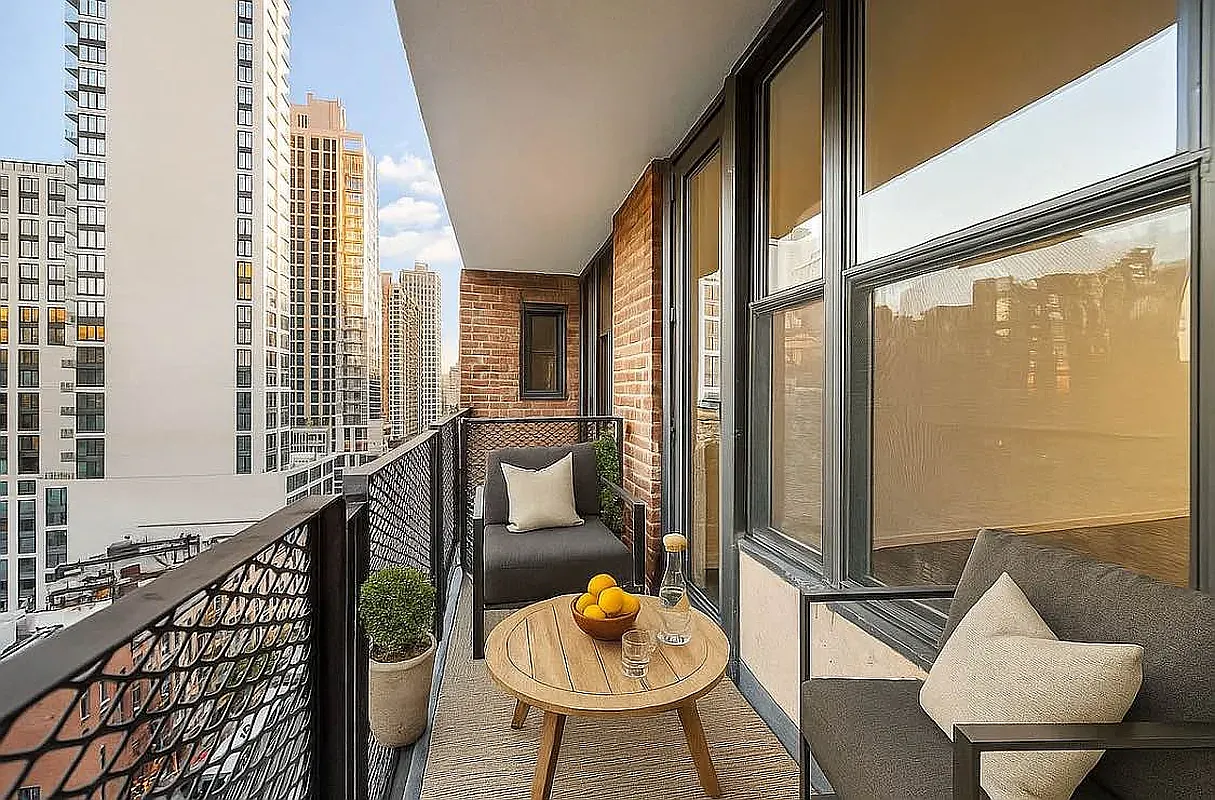 165 East 35th Street — Photo 3