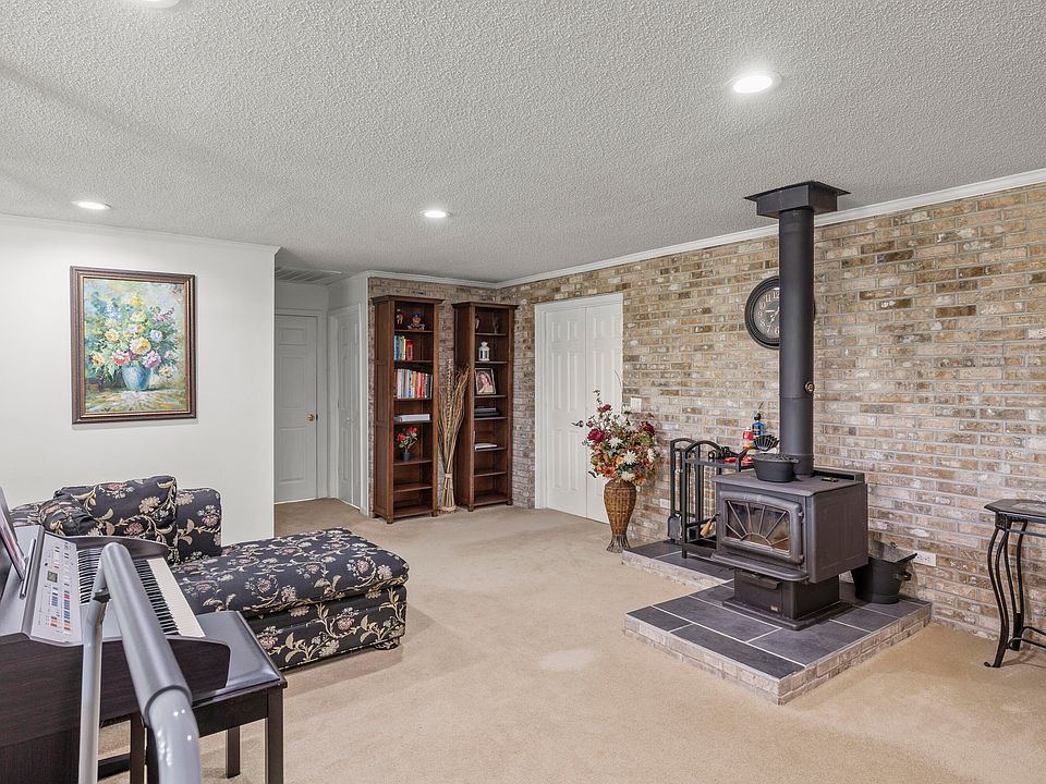 13th image of 525 O'B Davis Rd