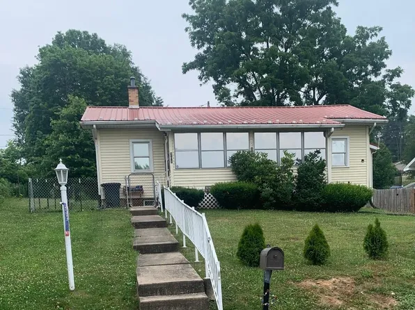 208 Fairview St, Avis, PA 17721